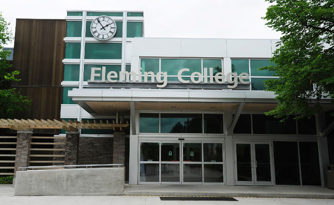 Cao đẳng Công lập Fleming College: Du học Canada không chứng minh tài chính